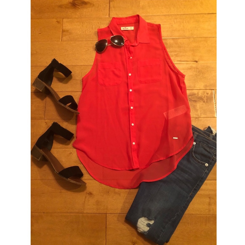 Hollister Sleeveless Collared Button-Down Shirt